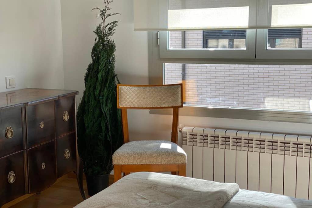Valdevebas chalet con piscina en Madrid centro WIFI gratis Exterior foto