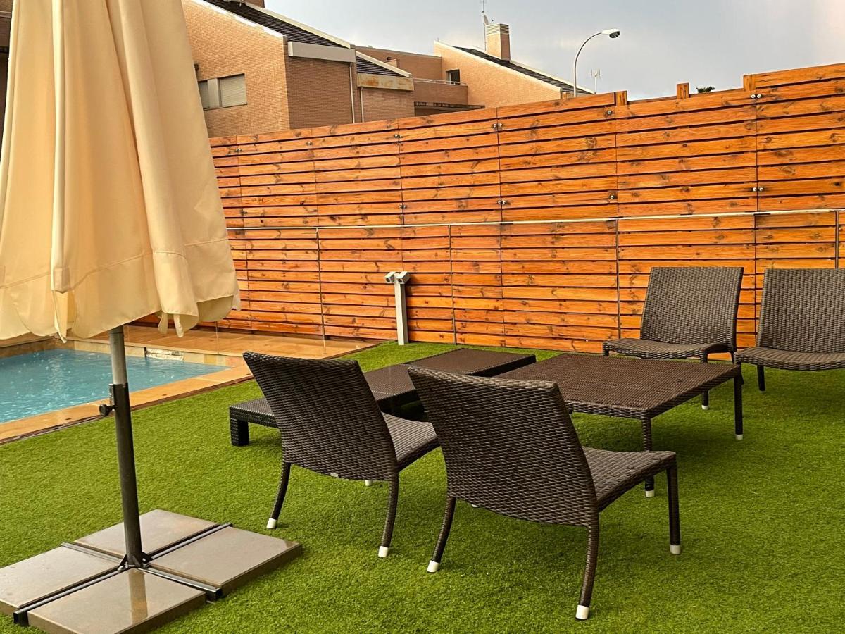 Valdevebas chalet con piscina en Madrid centro WIFI gratis Exterior foto