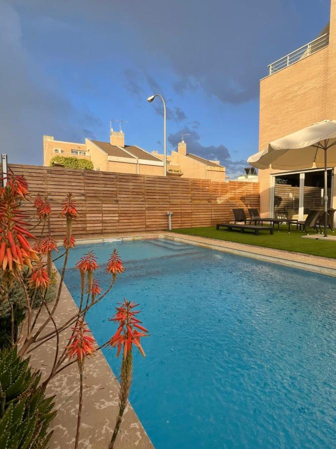 Valdevebas chalet con piscina en Madrid centro WIFI gratis Exterior foto