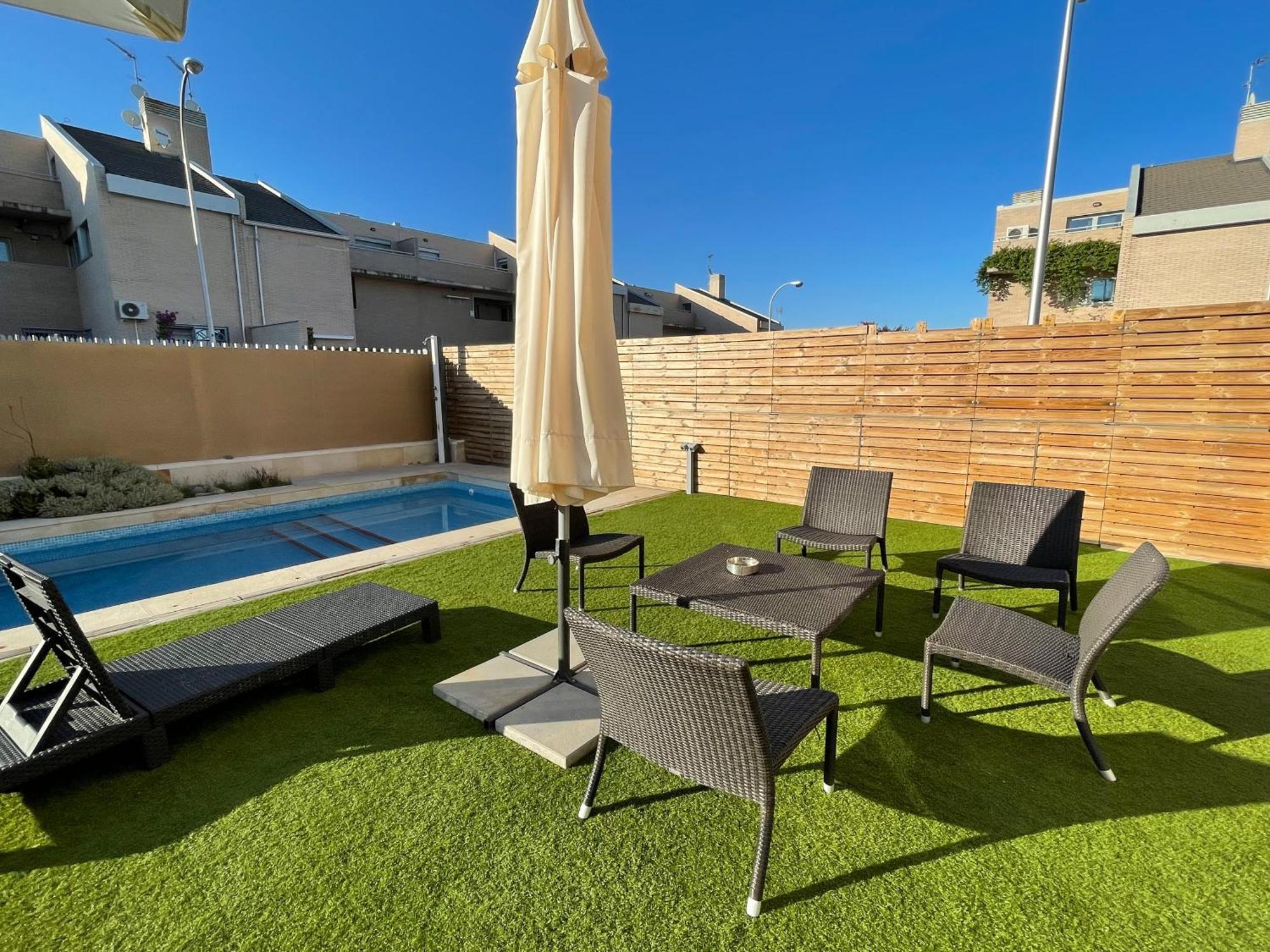 Valdevebas chalet con piscina en Madrid centro WIFI gratis Exterior foto